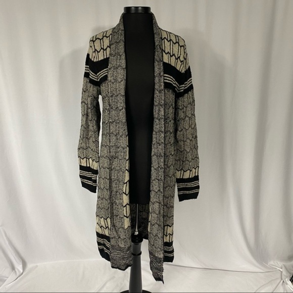 BCBGMaxAzria Sweaters - Bcbgmaxazria Long Sleeve Duster Cardigan Sweater in Size Large